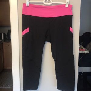 Lululemon Crop size 6